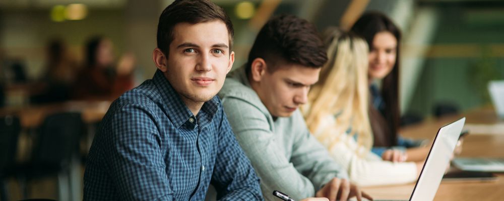 Resolvemos todas tus dudas sobre préstamos universitarios.